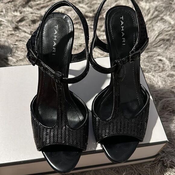 Womens Tahari Black Strappy Sequined Heels size 7‎ - Picture 2 of 5